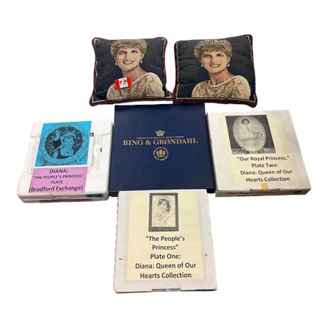 4 Royalty Collector Plates & 2 Princess Diana Pillows