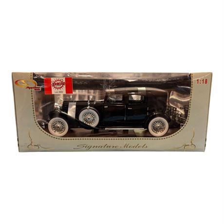 Signature Models 1:18 Die Cast Metal 1930 Packard LeBaron, In Original Box
