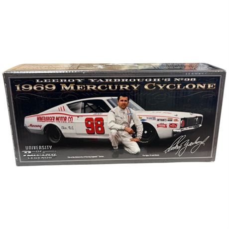 1:24 Die Cast Leeroy Yarbroughs #98 1969 Mercury Cyclone
