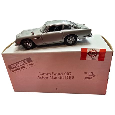 Danbury Mint James Bond 007 Aston Martin Db5