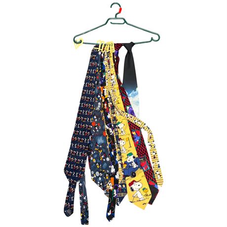 8 Assorted Vintage Novelty Ties, Looney Tunes, Mickey Mouse, Peanuts, Etc.