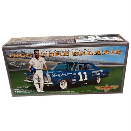 1:24 Die Cast Ned Jarretts #11 1965 Ford Galaxie