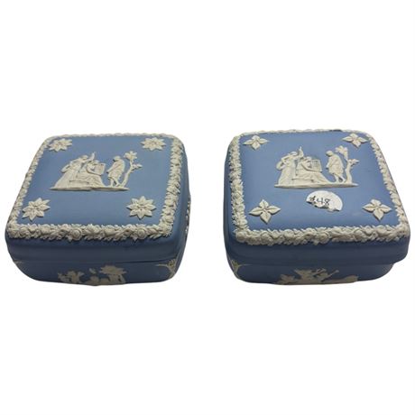 2 Vintage Pieces Of Wedgwood Jasperware