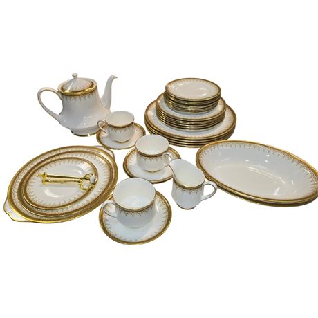 Approx 33 Piece Paragon China "Athena" Luncheon Set