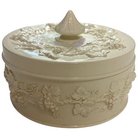 1940 Wedgwood Covered Dish