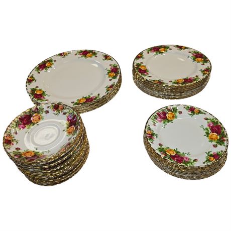 Approx 32 Pieces Of Royal Albert "Old Country Roses"