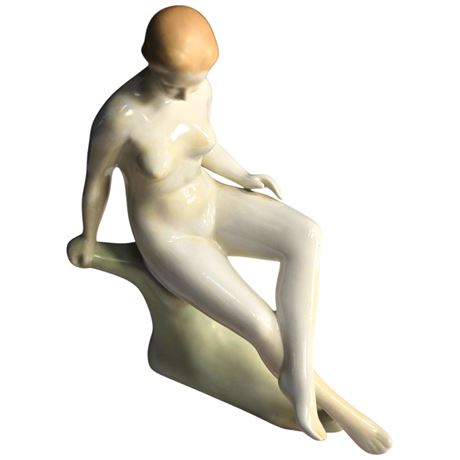 Early Aquincum Porcelain Nude Lady Sculpture