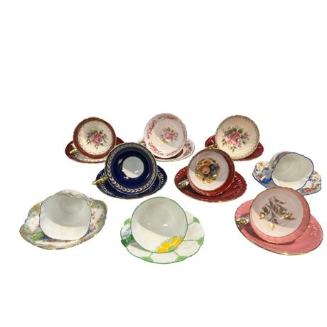 18 Assorted Aynsley Tea Cups & Saucers