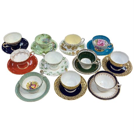 22 Assorted Aynsley Tea Cups & Saucers
