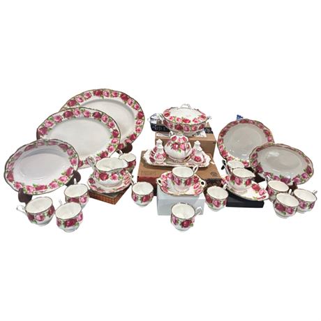 Approx 42 Pieces Partial Place Setting Royal Albert "Old English Rose"