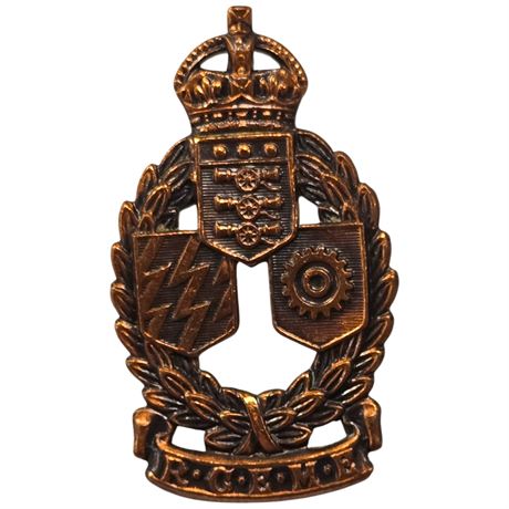 Wwii Royal Canadian Electrical Mechanical Engineers Cap Badge