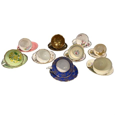 18 Assorted Tea Cups & Saucers, Royal Albert, Aynsley, Fenton, Old Foley, Etc..