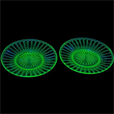 2 Vintage Uranium Glass Ribbed Dessert Plates